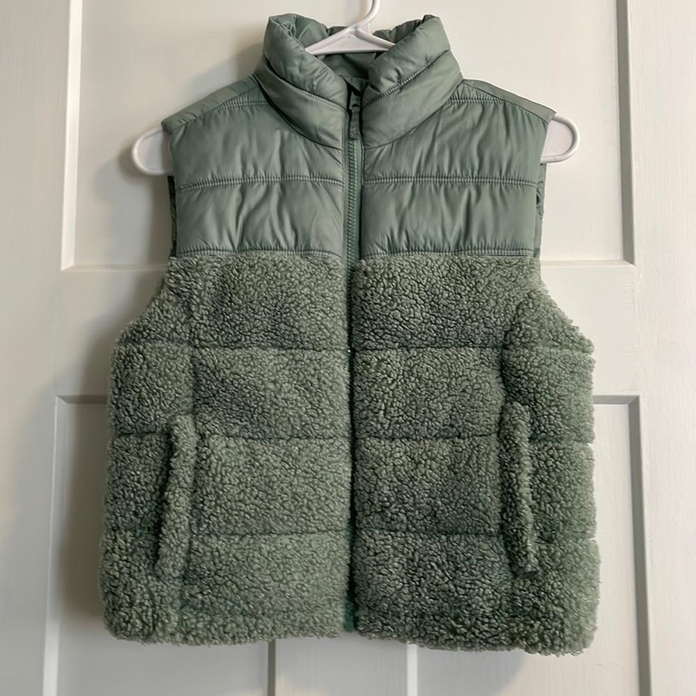 Aeropostale Remixed Down vest. Size xs